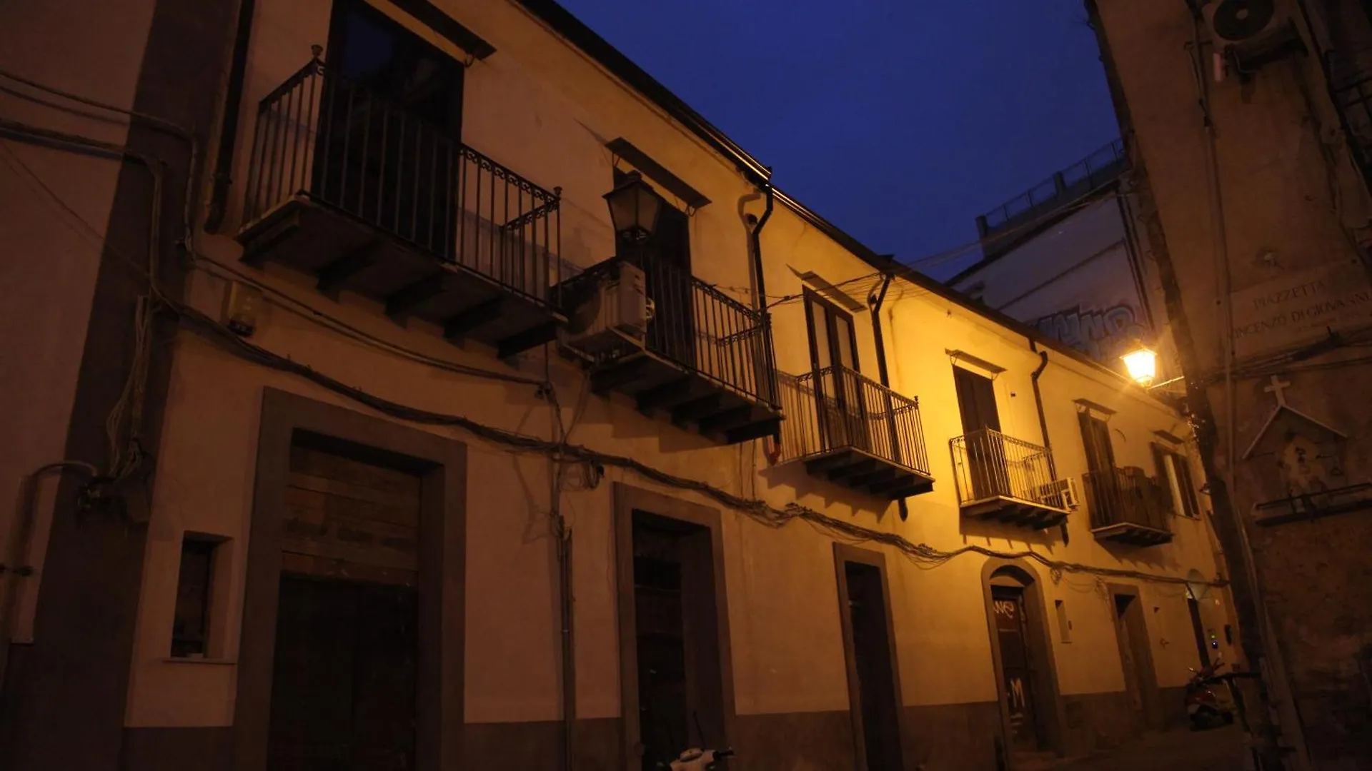 Apart Otel Centro Storico Apartment & Loft - Amnesia Holiday Home Palermo