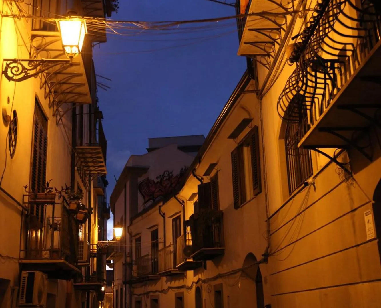 Centro Storico Apartment & Loft - Amnesia Holiday Home Palermo